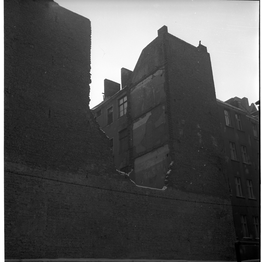 Negativ: Ruine, Koburger 14, 1955 (Museen Tempelhof-Schöneberg/Herwarth Staudt CC BY-NC-SA)
