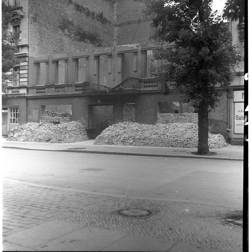 Negativ: Ruine, Kyffhäuserstraße 17, 1950 (Museen Tempelhof-Schöneberg/Herwarth Staudt CC BY-NC-SA)