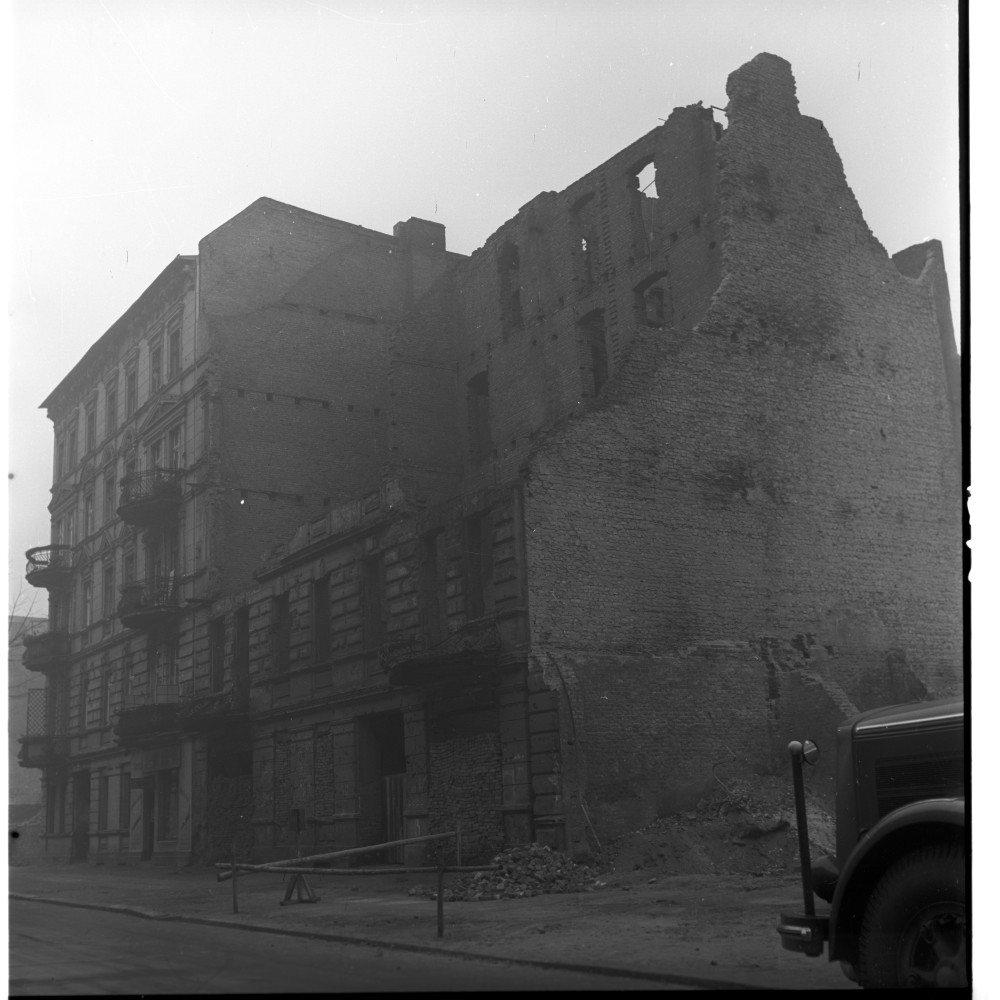 Negativ: Ruine, Kyffhäuserstraße 3, 1953 (Museen Tempelhof-Schöneberg/Herwarth Staudt CC BY-NC-SA)