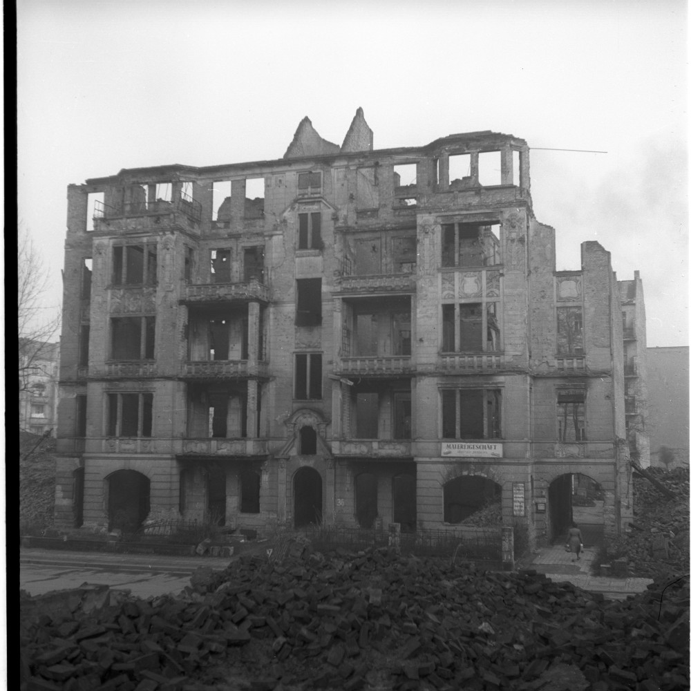 Negativ: Ruine, Landshuter Straße 36, 1952 (Museen Tempelhof-Schöneberg/Herwarth Staudt CC BY-NC-SA)