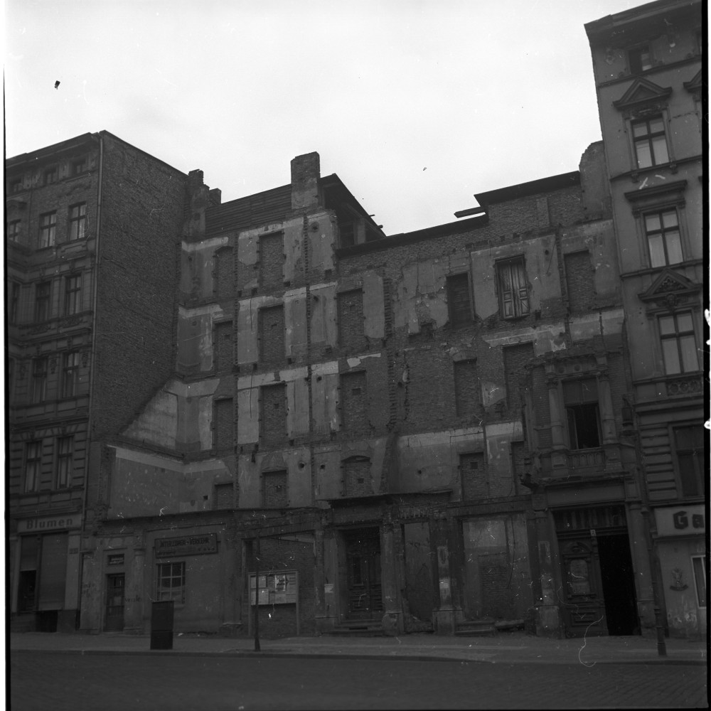 Negativ: Ruine, Langenscheidtstraße 2, 1954 (Museen Tempelhof-Schöneberg/Herwarth Staudt CC BY-NC-SA)