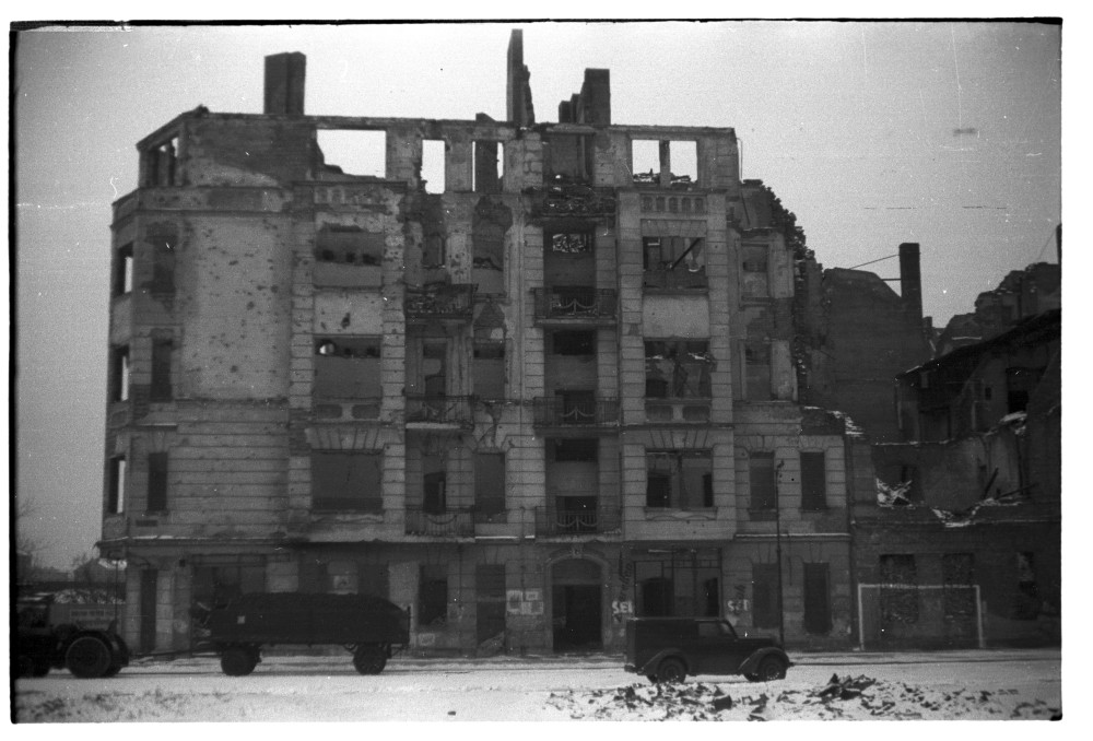 Negativ: Ruine, Leberstraße 84, 1950 (Museen Tempelhof-Schöneberg/Herwarth Staudt CC BY-NC-SA)