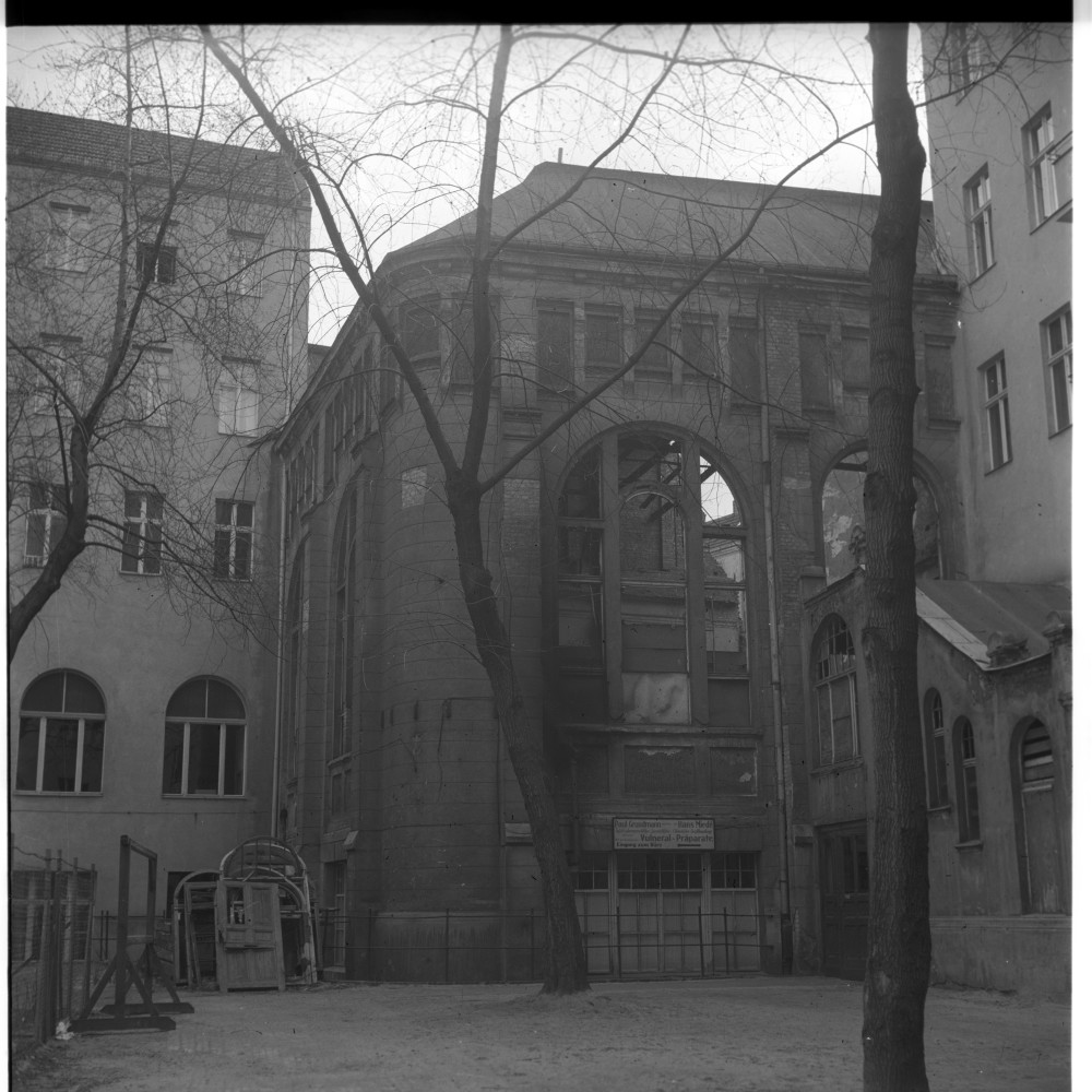 Negativ: Ruine, Martin-Luther-Straße 69, 1955 (Museen Tempelhof-Schöneberg/Herwarth Staudt CC BY-NC-SA)