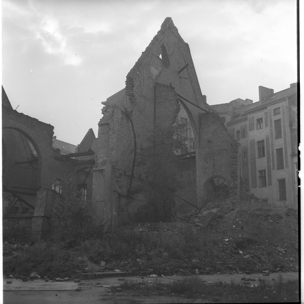 Negativ: Ruine, Motzstraße 4, 1952 (Museen Tempelhof-Schöneberg/Herwarth Staudt CC BY-NC-SA)
