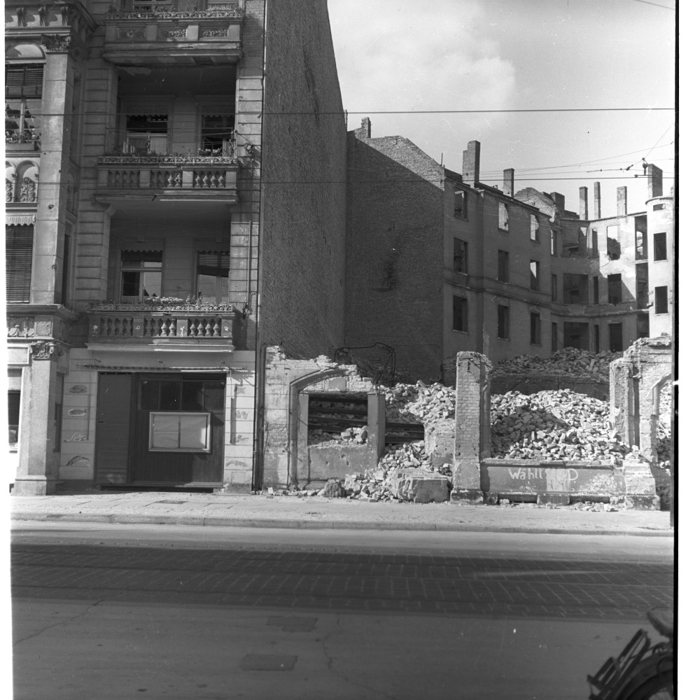 Negativ: Ruine, Motzstraße 50, 1950 (Museen Tempelhof-Schöneberg/Herwarth Staudt CC BY-NC-SA)