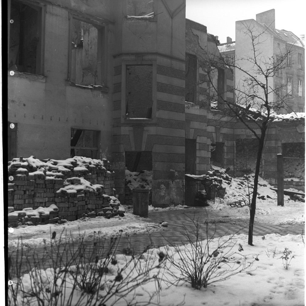 Negativ: Ruine, Nollendorfstraße 29-30, 1952 (Museen Tempelhof-Schöneberg/Herwarth Staudt CC BY-NC-SA)