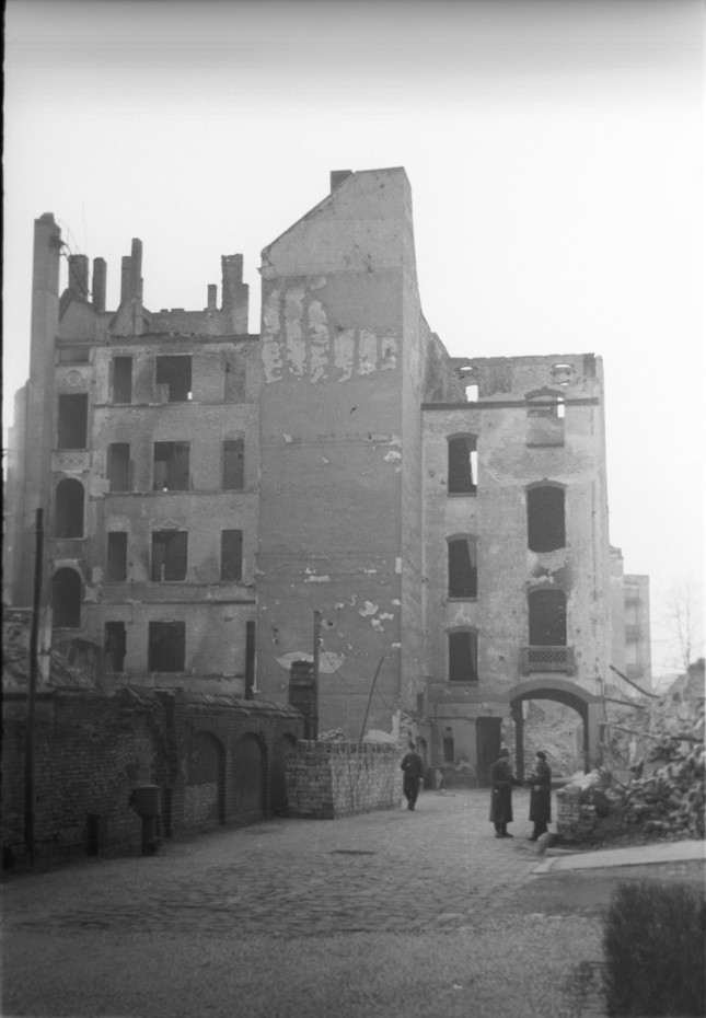Negativ: Ruine, Nürnberger Straße 61/62, 1949 (Museen Tempelhof-Schöneberg/Herwarth Staudt CC BY-NC-SA)