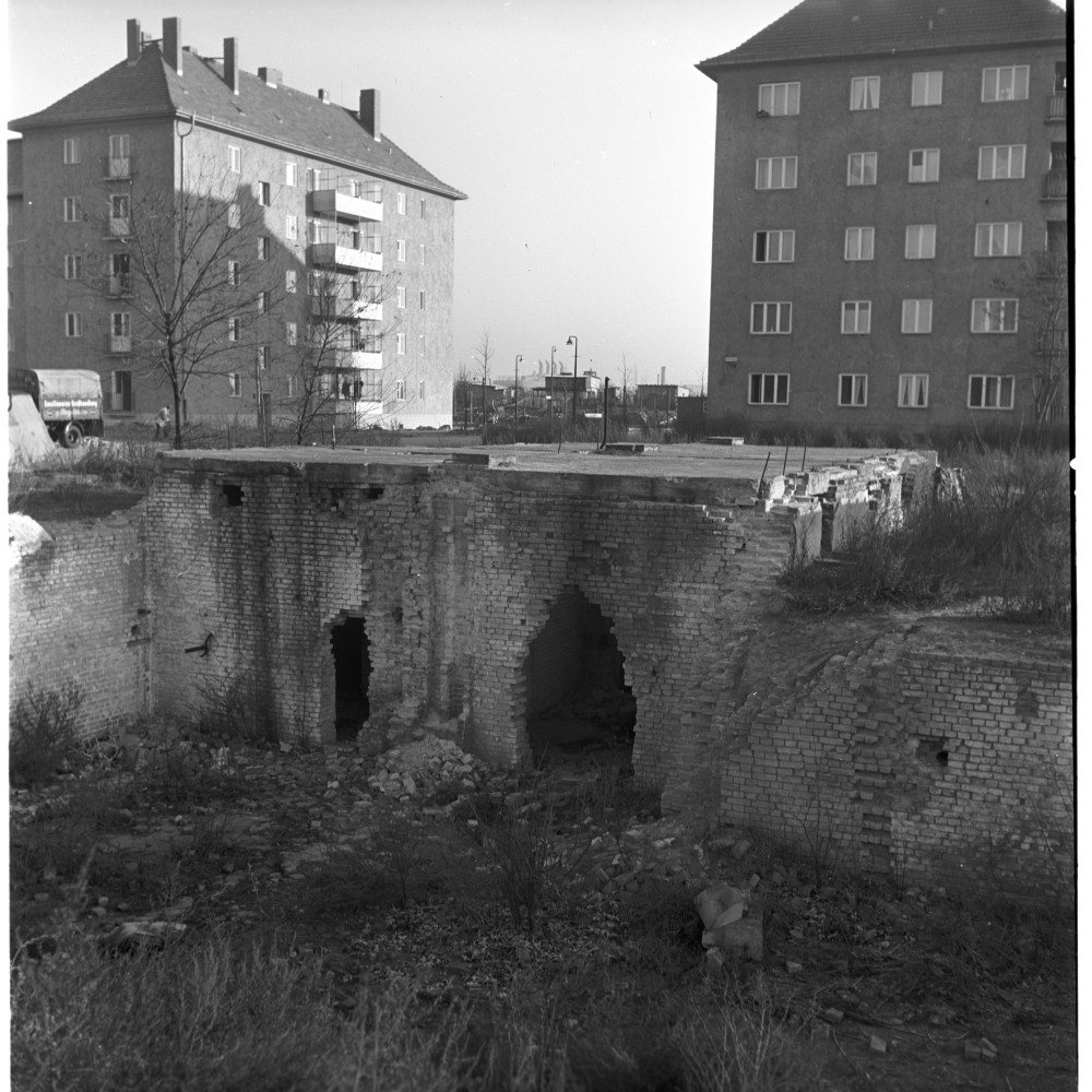 Negativ: Ruine, Overbeckstraße 2, 1953 (Museen Tempelhof-Schöneberg/Herwarth Staudt CC BY-NC-SA)