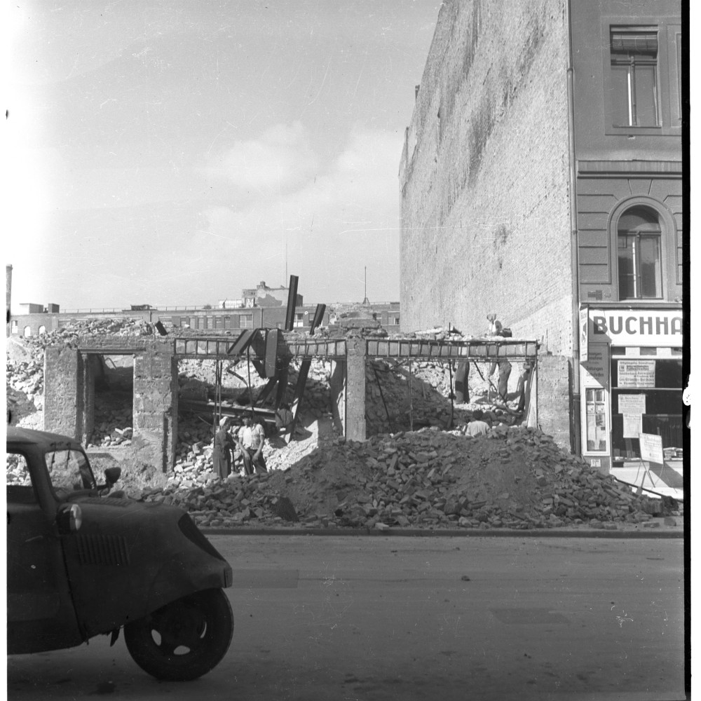 Negativ: Ruine, Passauer Straße 5, 1950 (Museen Tempelhof-Schöneberg/Herwarth Staudt CC BY-NC-SA)