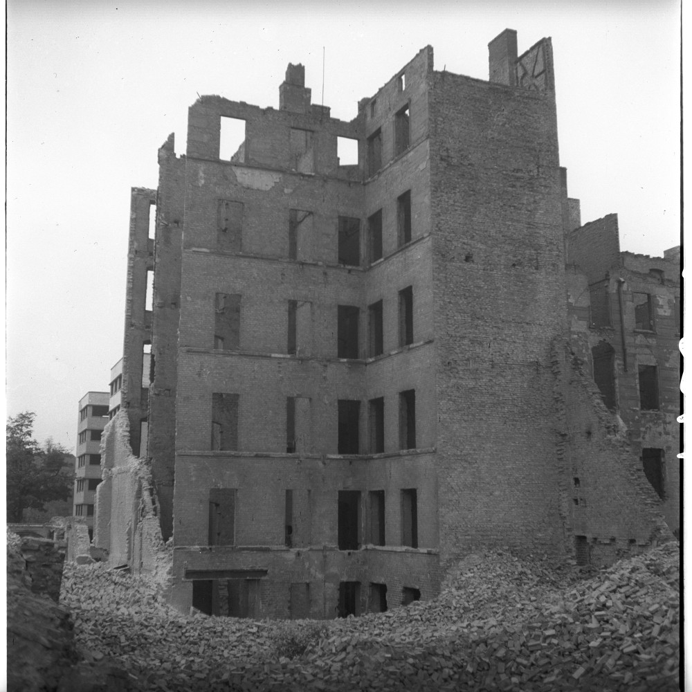 Negativ: Ruine, Potsdamer Straße 187, 1952 (Museen Tempelhof-Schöneberg/Herwarth Staudt CC BY-NC-SA)