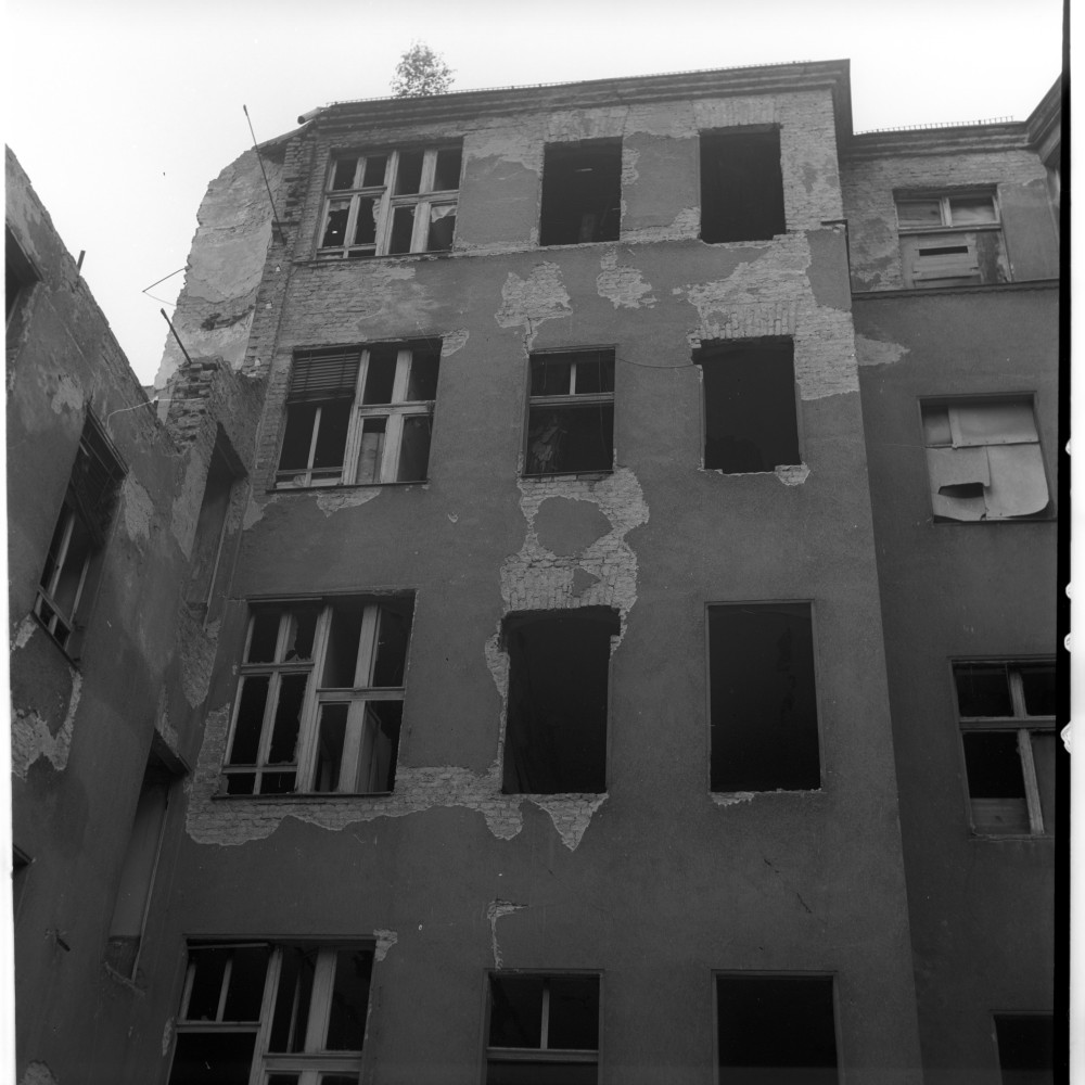 Negativ: Ruine, Rheingaustraße 23, 1953 (Museen Tempelhof-Schöneberg/Herwarth Staudt CC BY-NC-SA)