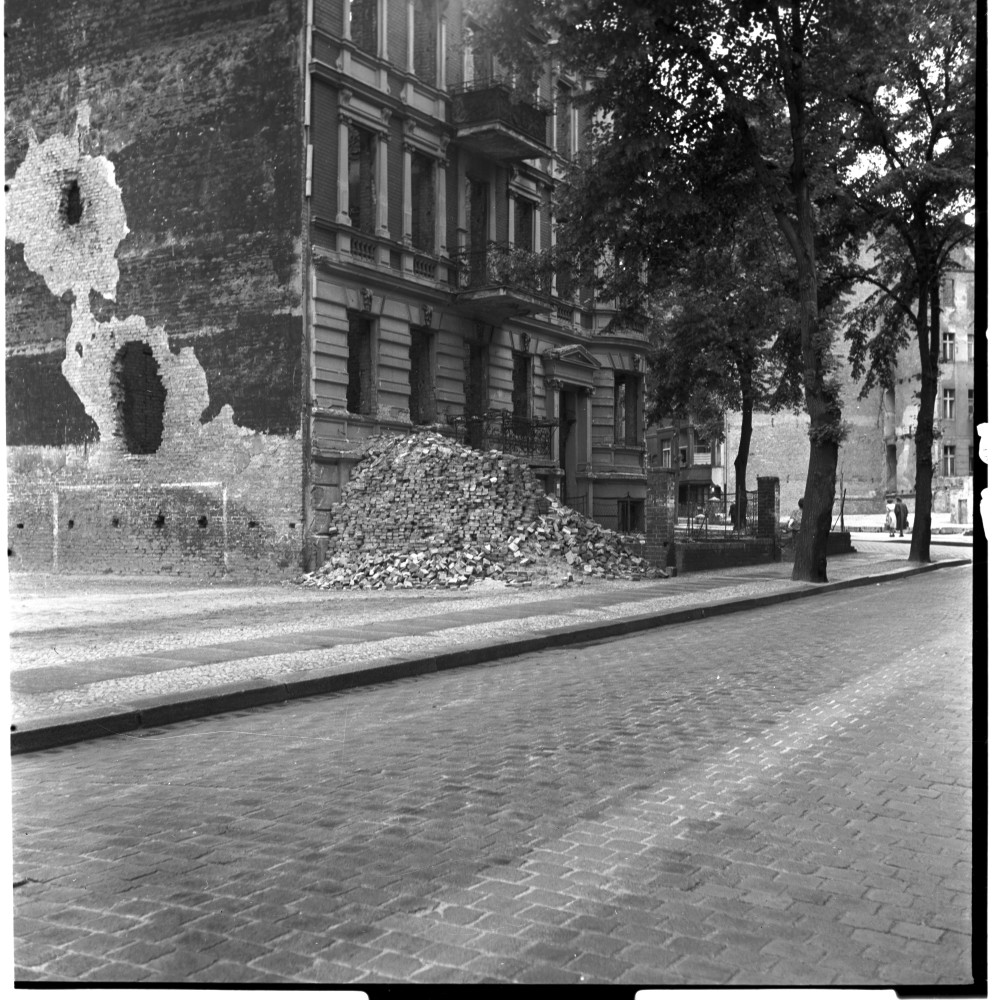 Negativ: Ruine, Ringstraße 19, 1953 (Museen Tempelhof-Schöneberg/Herwarth Staudt CC BY-NC-SA)