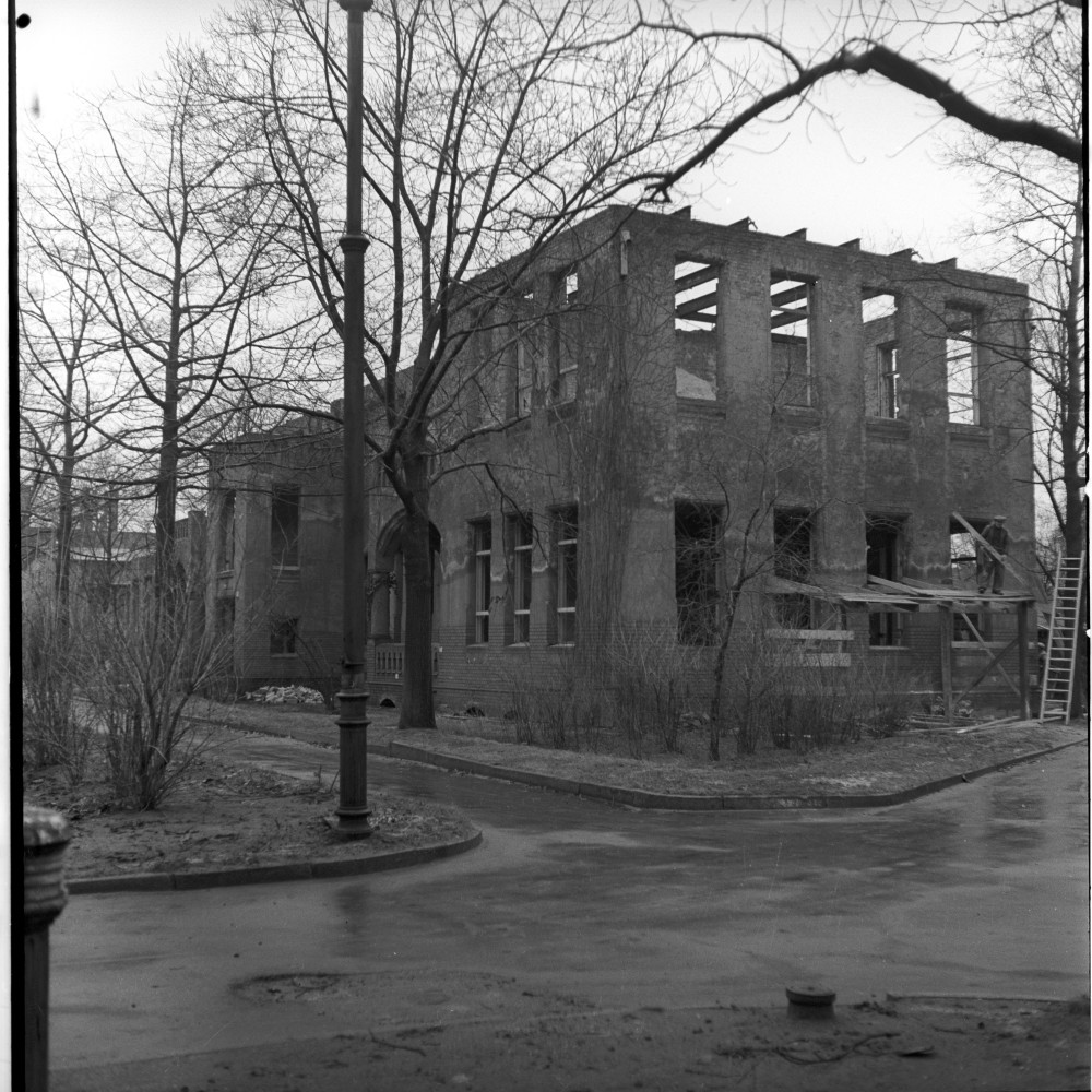 Negativ: Ruine, Rubensstraße 125, 1951 (Museen Tempelhof-Schöneberg/Herwarth Staudt CC BY-NC-SA)