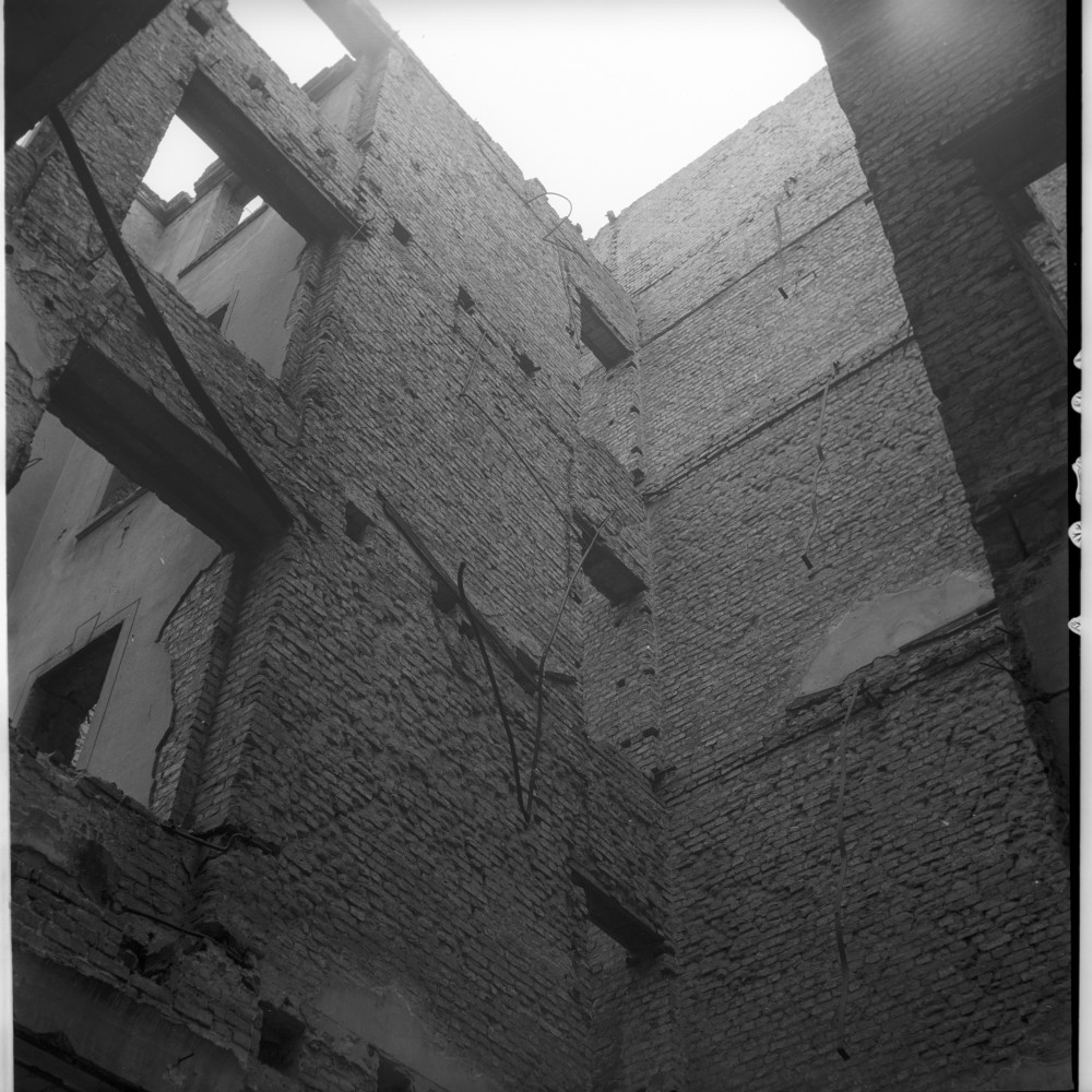 Negativ: Ruine, Saarstraße 18, 1953 (Museen Tempelhof-Schöneberg/Herwarth Staudt CC BY-NC-SA)