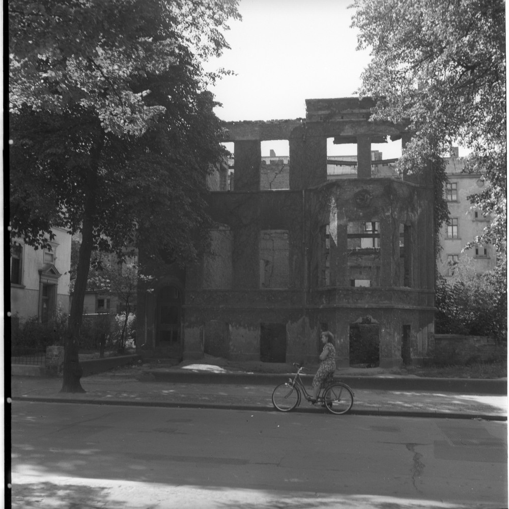 Negativ: Ruine, Sponholzstraße 19, 1952 (Museen Tempelhof-Schöneberg/Herwarth Staudt CC BY-NC-SA)