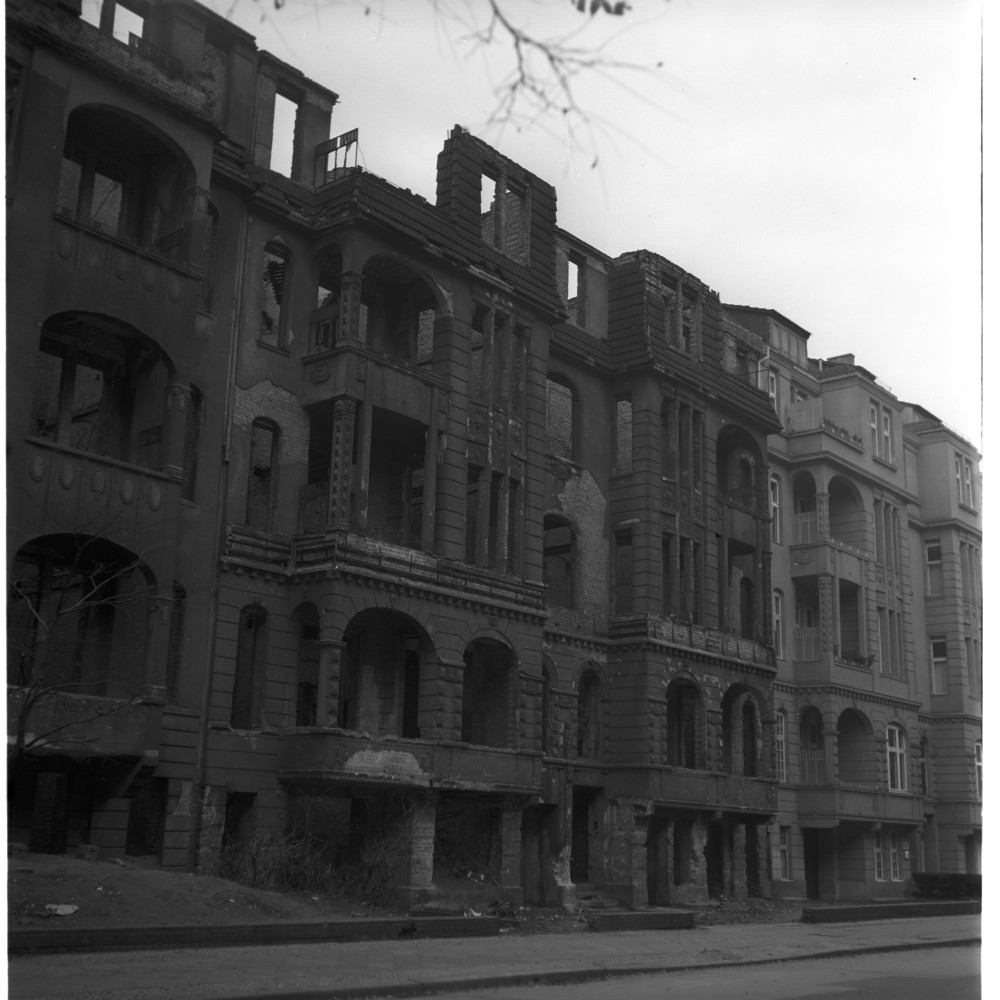 Negativ: Ruine, Stierstraße 17, 1953 (Museen Tempelhof-Schöneberg/Herwarth Staudt CC BY-NC-SA)