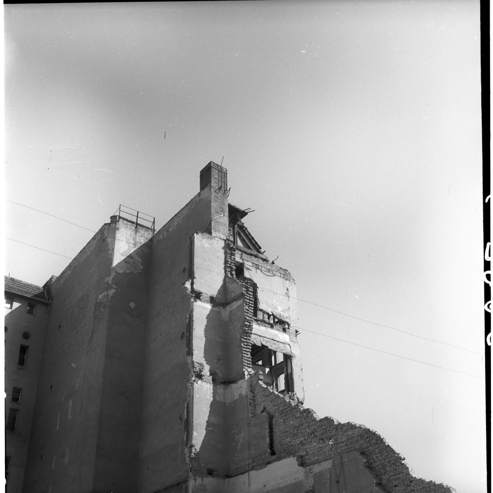 Negativ: Ruine, Traunsteiner Straße 6, 1952 (Museen Tempelhof-Schöneberg/Herwarth Staudt CC BY-NC-SA)