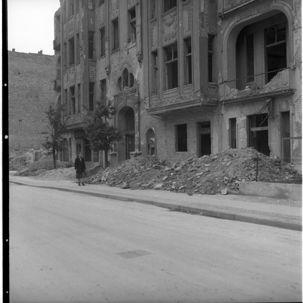 Negativ: Ruine, Vorbergstraße 4, 1952 (Museen Tempelhof-Schöneberg/Herwarth Staudt CC BY-NC-SA)