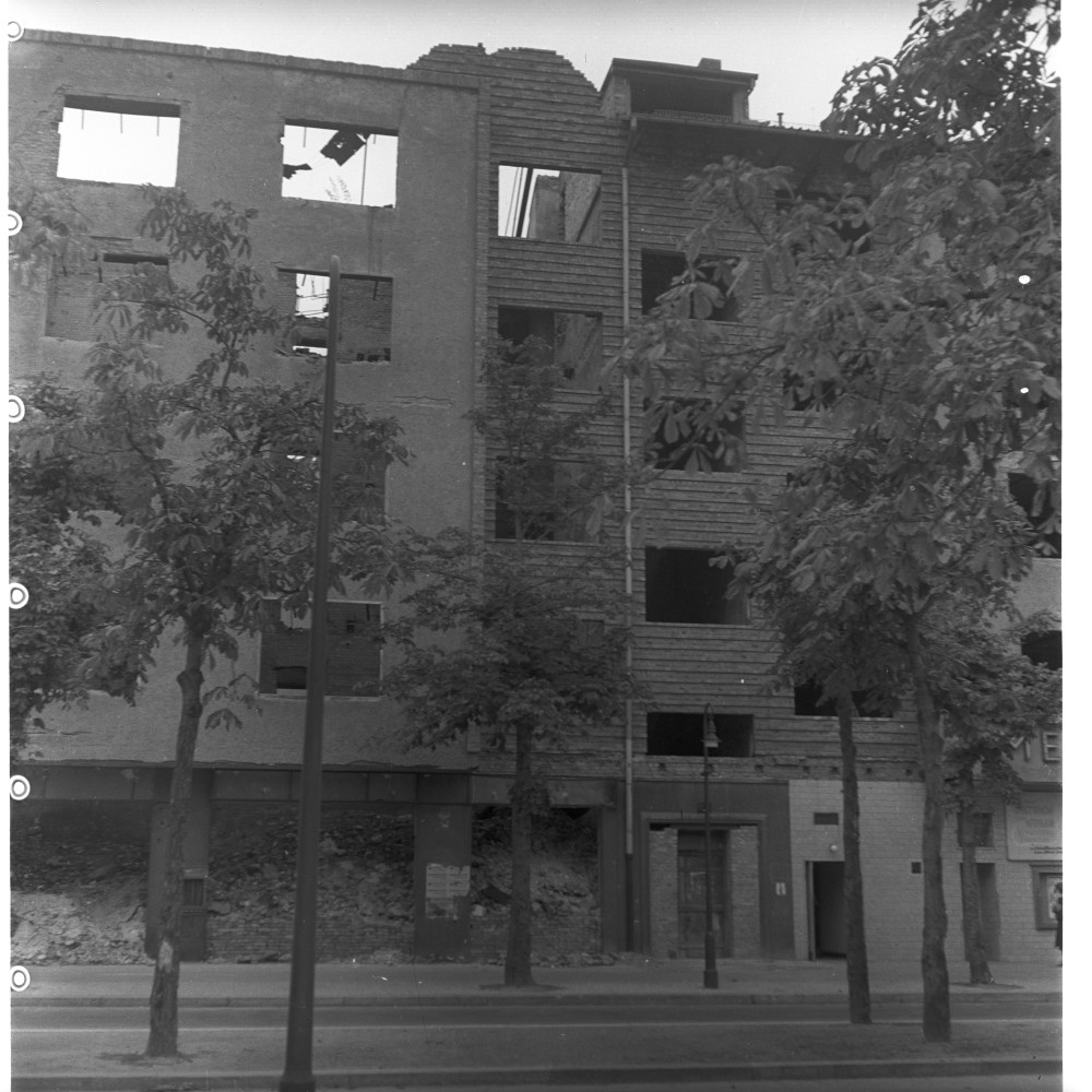 Negativ: Ruine, Wartburgstraße 25, 1950 (Museen Tempelhof-Schöneberg/Herwarth Staudt CC BY-NC-SA)