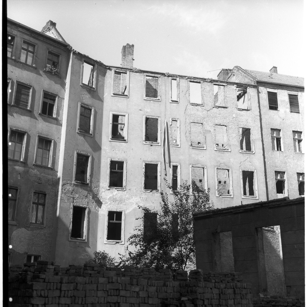 Negativ: Ruine, Wartburgstraße 50, 1952 (Museen Tempelhof-Schöneberg/Herwarth Staudt CC BY-NC-SA)