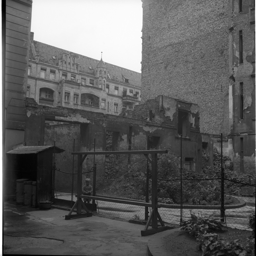 Negativ: Ruine, Wartburgstraße 53, 1953 (Museen Tempelhof-Schöneberg/Herwarth Staudt CC BY-NC-SA)