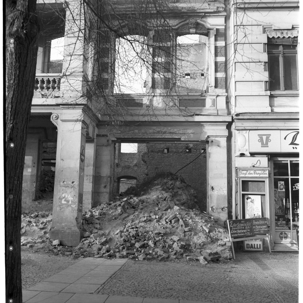 Negativ: Ruine, Wielandstraße 24, 1951 (Museen Tempelhof-Schöneberg/Herwarth Staudt CC BY-NC-SA)