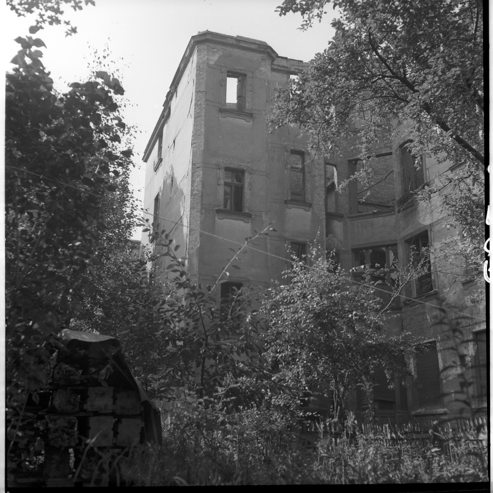 Negativ: Ruine, Wielandstraße 38, 1952 (Museen Tempelhof-Schöneberg/Herwarth Staudt CC BY-NC-SA)