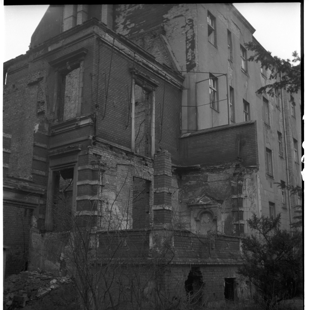 Negativ: Ruine, Wilhelm-Hauff-Straße 2, 1953 (Museen Tempelhof-Schöneberg/Herwarth Staudt CC BY-NC-SA)