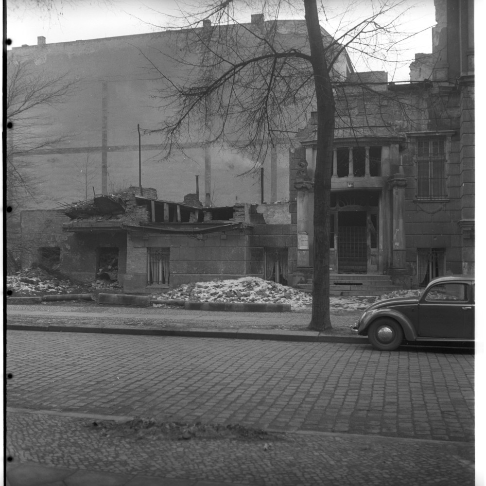 Negativ: Ruine, Wilhelmshöher Straße 29, 1952 (Museen Tempelhof-Schöneberg/Herwarth Staudt CC BY-NC-SA)