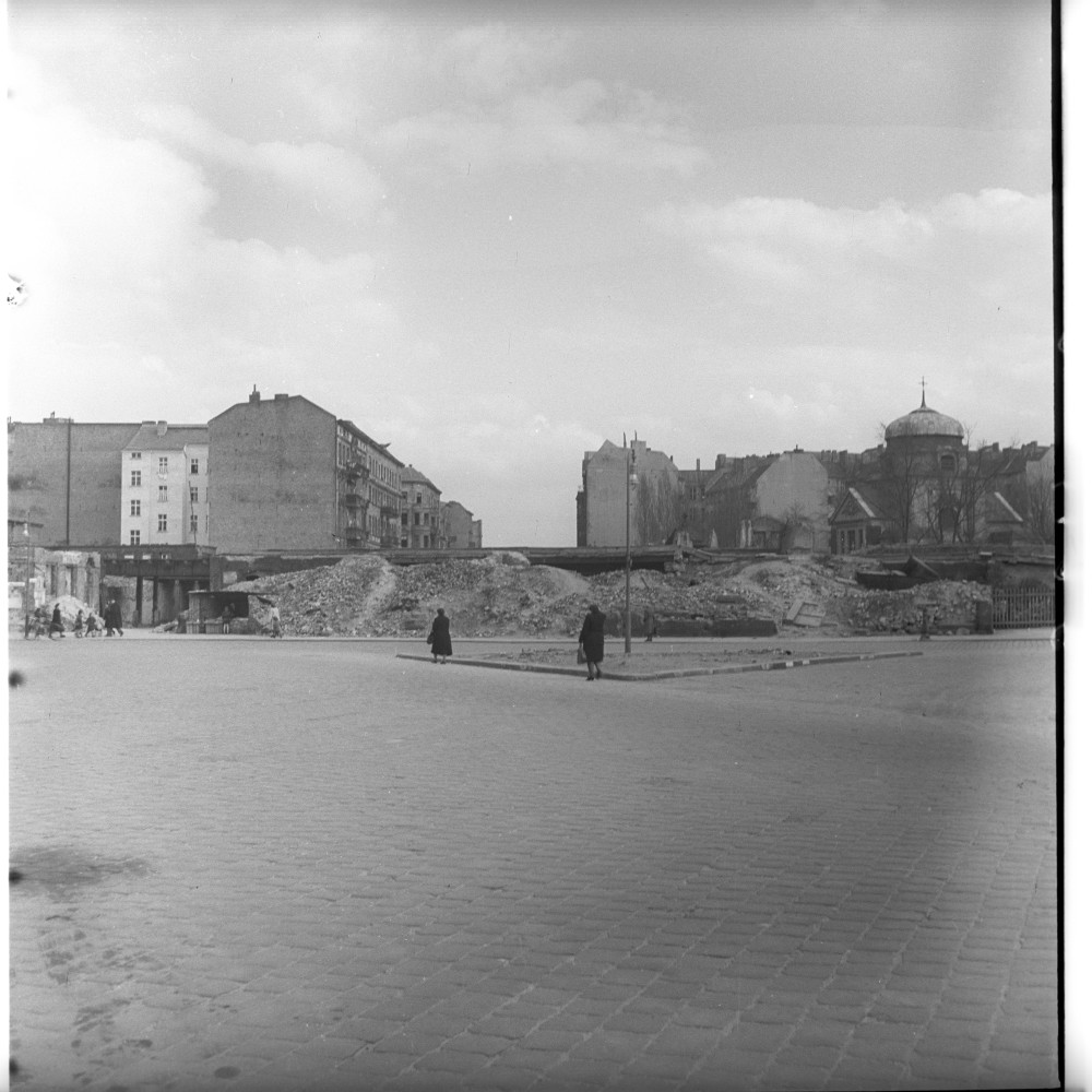 Negativ: Ruine, Yorckstraße, 1951 (Museen Tempelhof-Schöneberg/Herwarth Staudt CC BY-NC-SA)