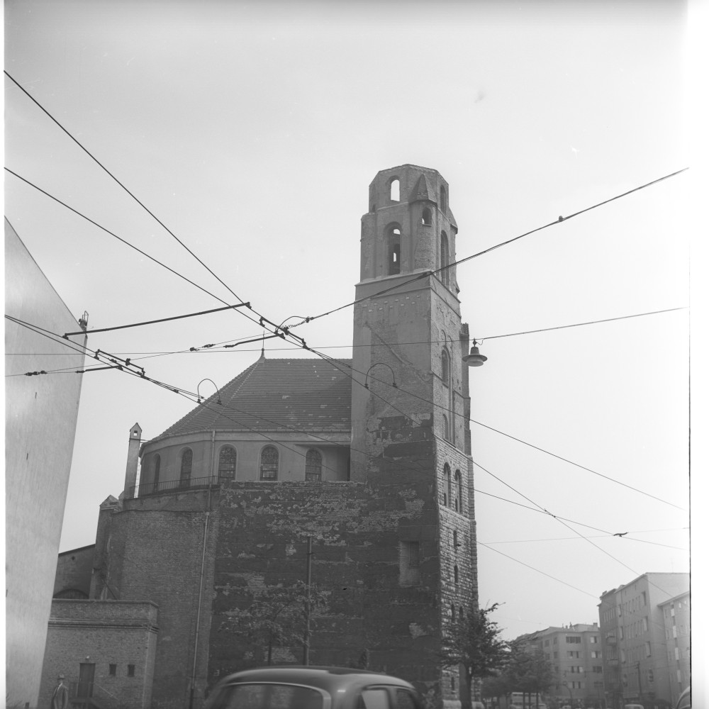 Negativ: St. Norbert-Kirche, Dominicusstraße 17, 1957 (Museen Tempelhof-Schöneberg/Herwarth Staudt CC BY-NC-SA)
