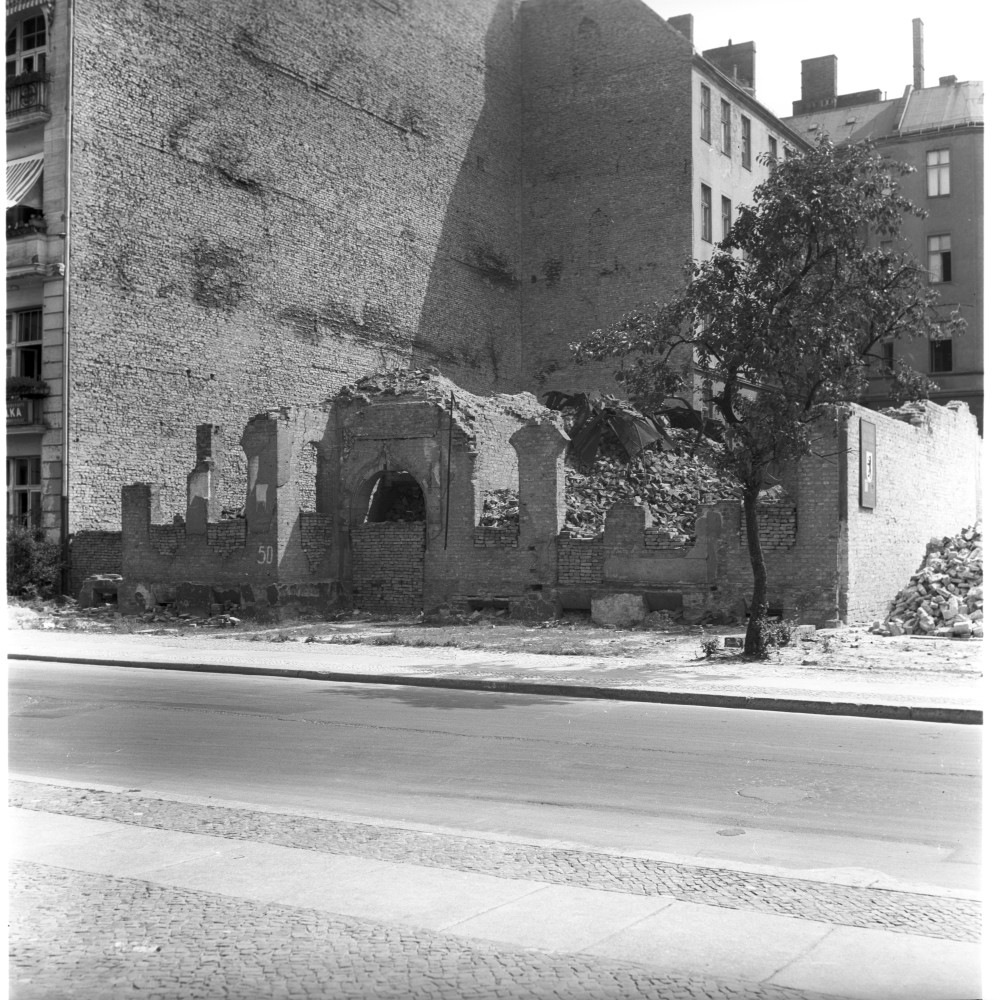 Negativ: Trümmer, Bamberger Straße 50, 1953 (Museen Tempelhof-Schöneberg/Herwarth Staudt CC BY-NC-SA)