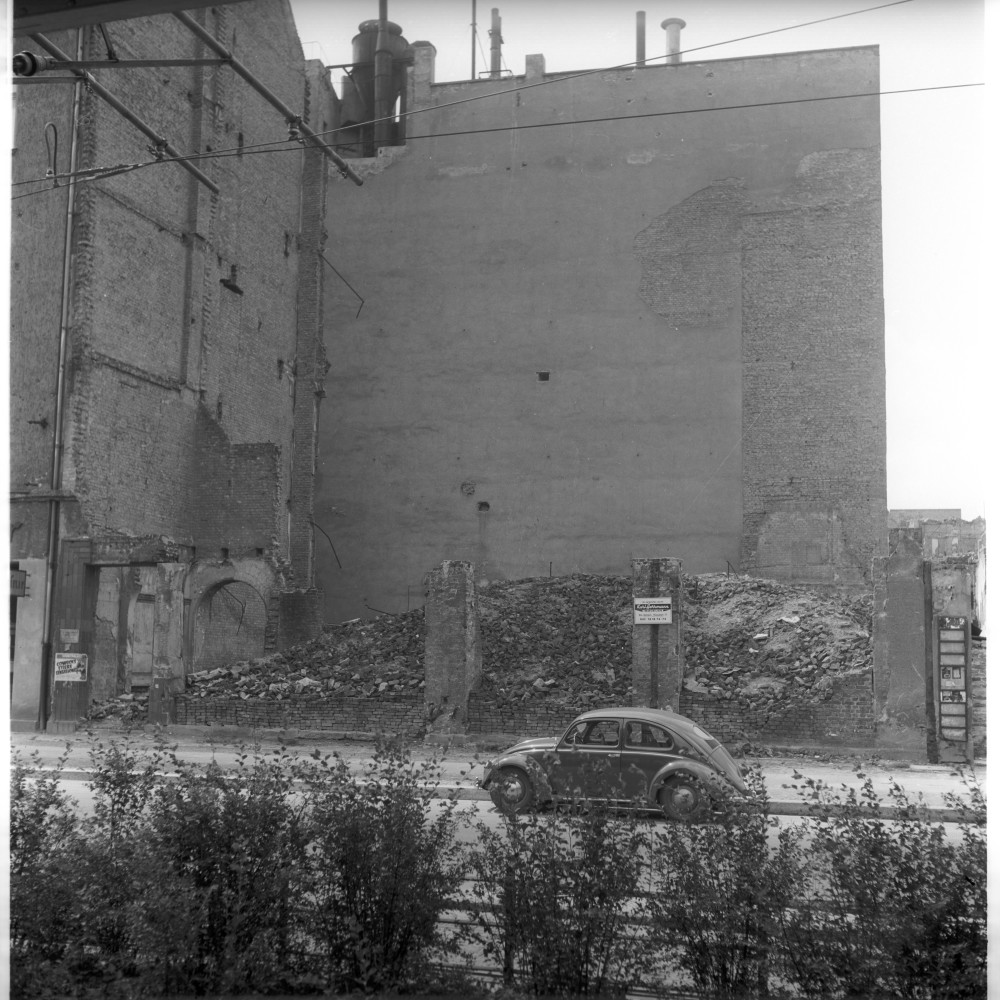 Negativ: Trümmer, Bülowstraße 23, 1953 (Museen Tempelhof-Schöneberg/Herwarth Staudt CC BY-NC-SA)