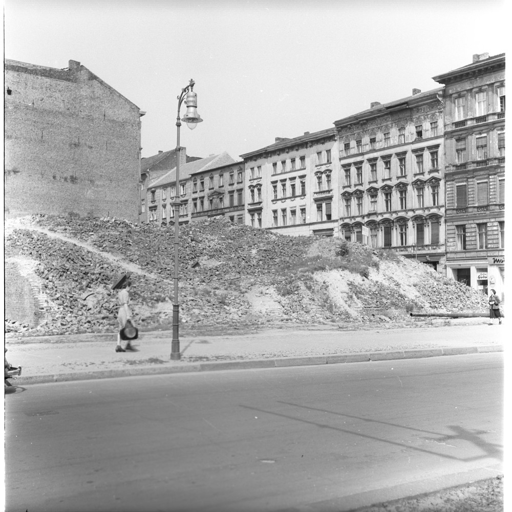 Negativ: Trümmer, Bülowstraße 75, 1953 (Museen Tempelhof-Schöneberg/Herwarth Staudt CC BY-NC-SA)