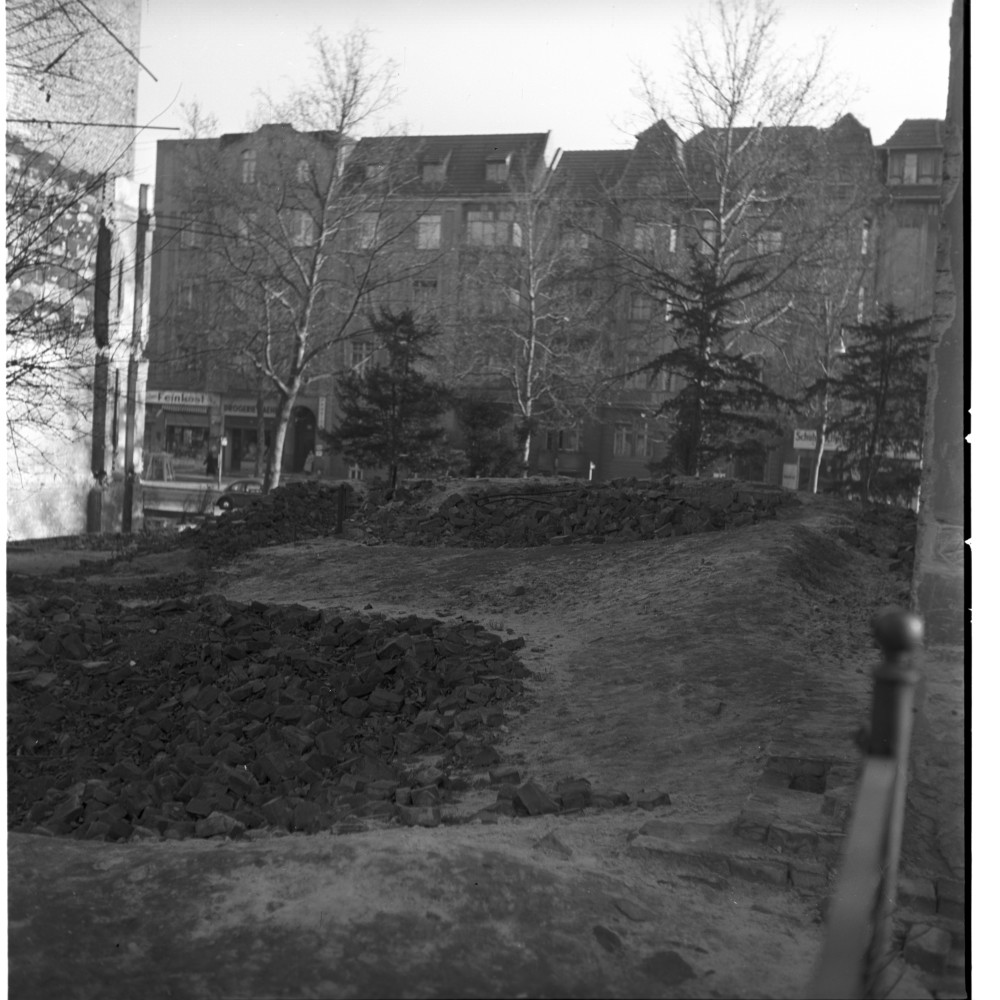 Negativ: Trümmer, Bundesallee 69, 1953 (Museen Tempelhof-Schöneberg/Herwarth Staudt CC BY-NC-SA)