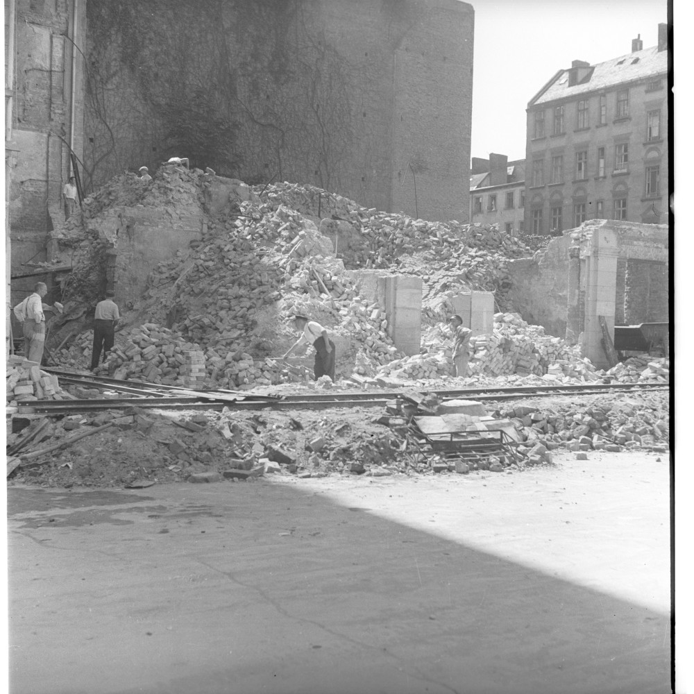 Negativ: Trümmer, Geßlerstraße 4, 1950 (Museen Tempelhof-Schöneberg/Herwarth Staudt CC BY-NC-SA)