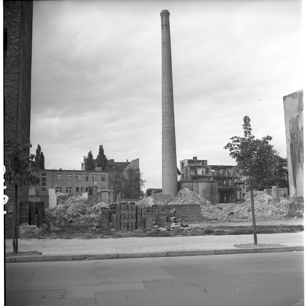 Negativ: Trümmer, Geissbergstraße 1-2, 1957 (Museen Tempelhof-Schöneberg/Herwarth Staudt CC BY-NC-SA)