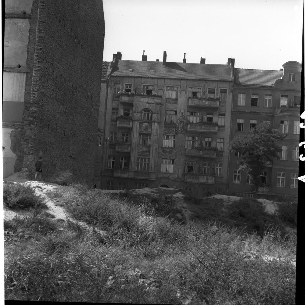 Negativ: Trümmer, Gustav-Müller-Straße 37, 1953 (Museen Tempelhof-Schöneberg/Herwarth Staudt CC BY-NC-SA)