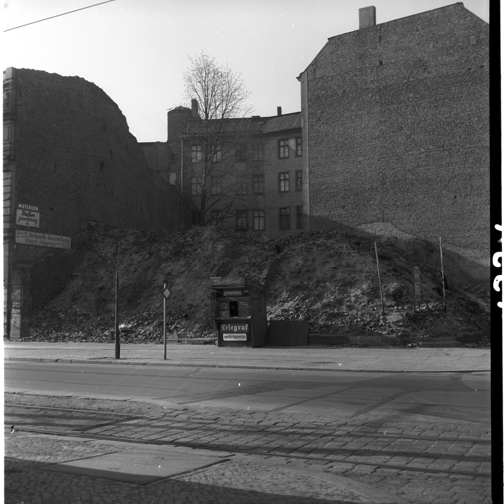 Negativ: Trümmer, Kleiststraße 36, 1954 (Museen Tempelhof-Schöneberg/Herwarth Staudt CC BY-NC-SA)