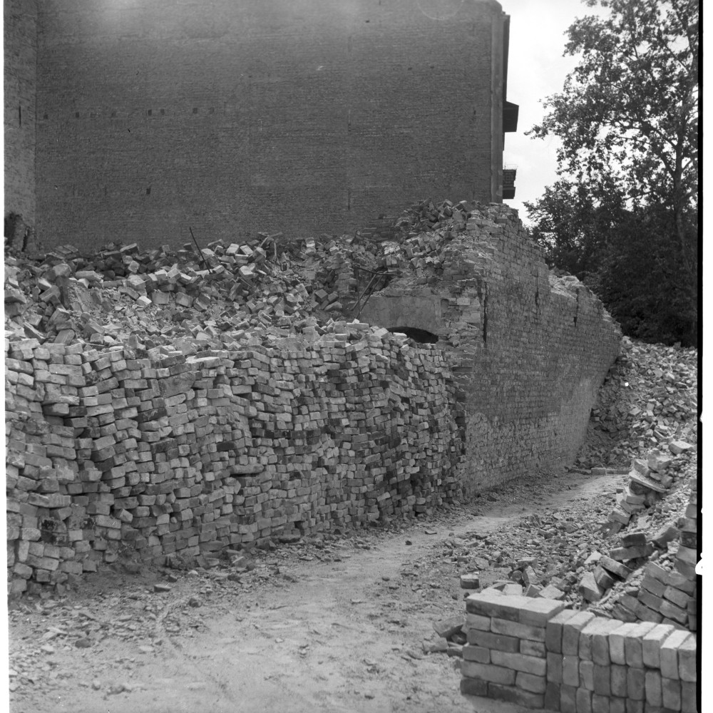 Negativ: Trümmer, Kurfürstenstraße 103, 1953 (Museen Tempelhof-Schöneberg/Herwarth Staudt CC BY-NC-SA)