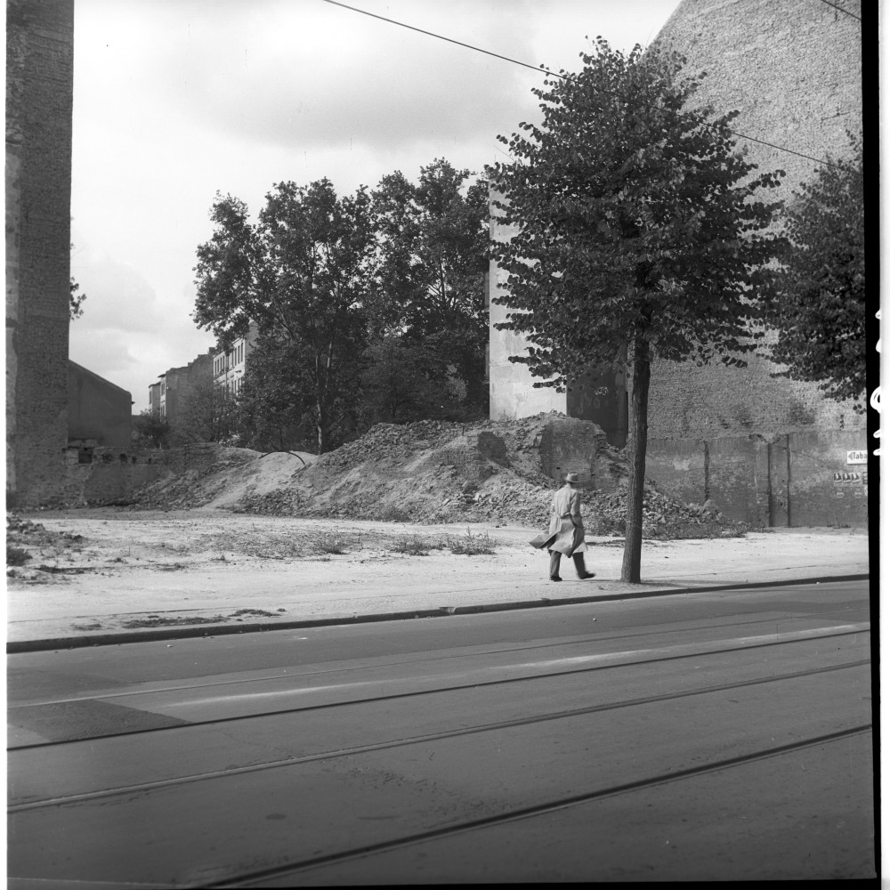 Negativ: Trümmer, Luther-Straße 19, 1953 (Museen Tempelhof-Schöneberg/Herwarth Staudt CC BY-NC-SA)