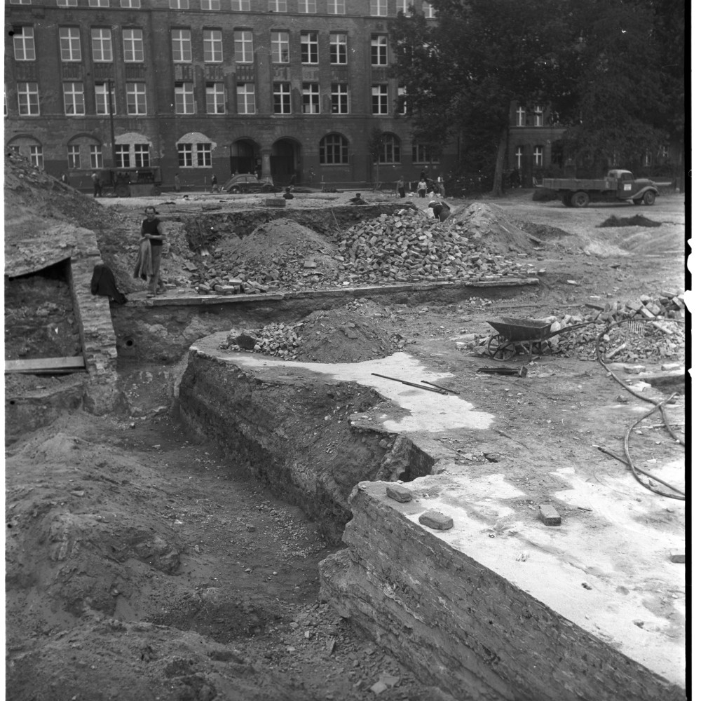 Negativ: Trümmer, Martin-Luther-Straße 22/23, 1953 (Museen Tempelhof-Schöneberg/Herwarth Staudt CC BY-NC-SA)