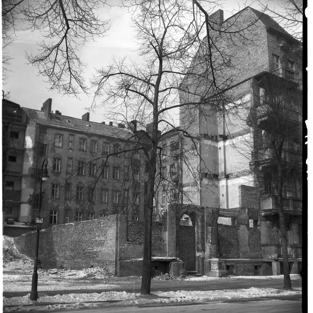 Negativ: Trümmer, Naumannstraße 40, 1954 (Museen Tempelhof-Schöneberg/Herwarth Staudt CC BY-NC-SA)
