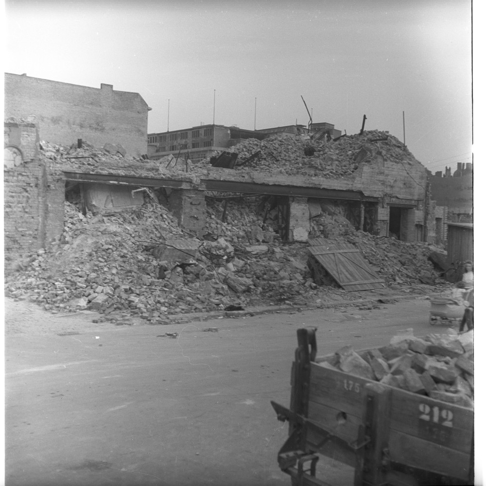 Negativ: Trümmer, Nürnberger Straße 61-62, 1950 (Museen Tempelhof-Schöneberg/Herwarth Staudt CC BY-NC-SA)