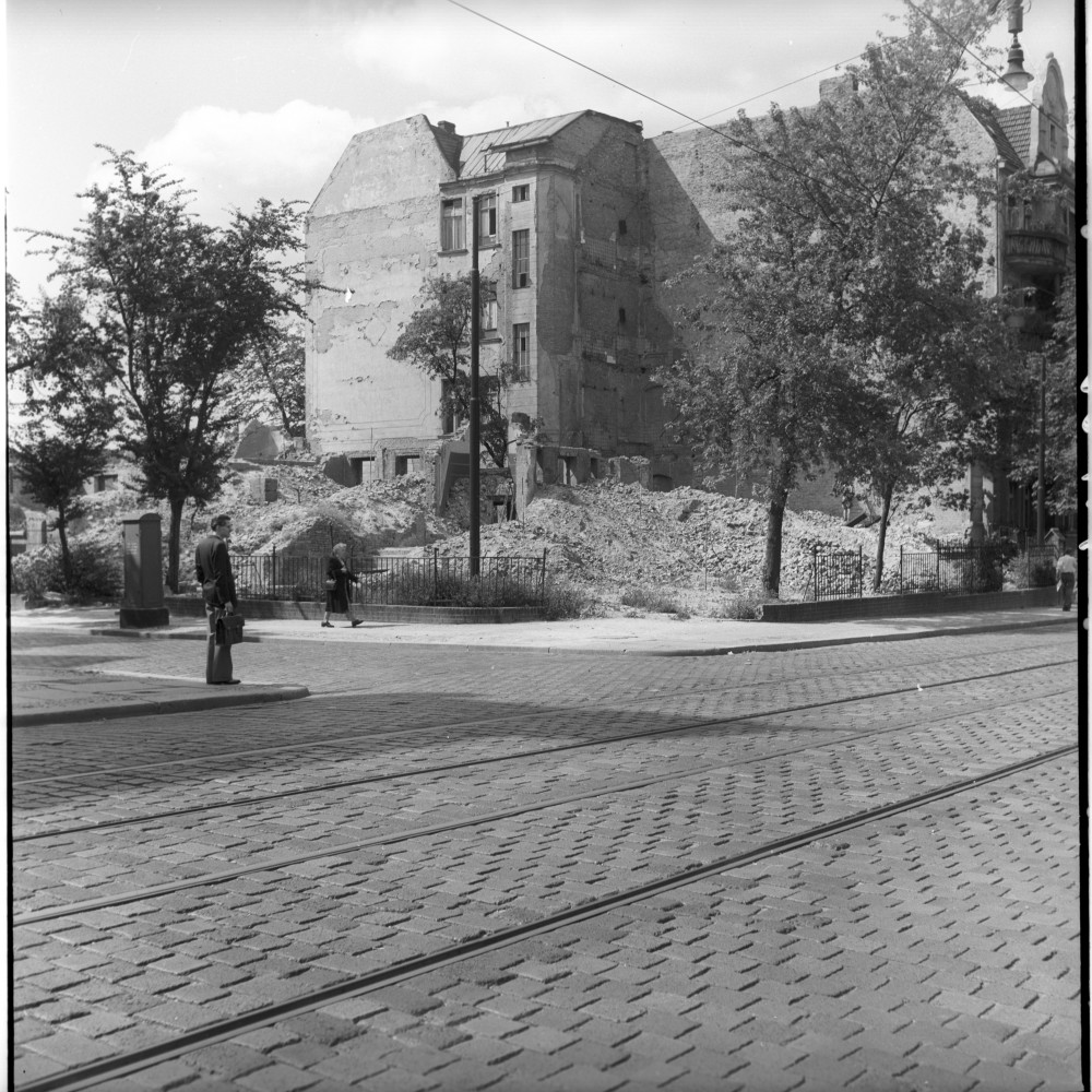 Negativ: Trümmer, Ringstraße 15, 1953 (Museen Tempelhof-Schöneberg/Herwarth Staudt CC BY-NC-SA)
