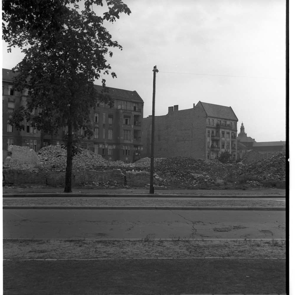 Negativ: Trümmer, Speyerer Straße 23, 1953 (Museen Tempelhof-Schöneberg/Herwarth Staudt CC BY-NC-SA)
