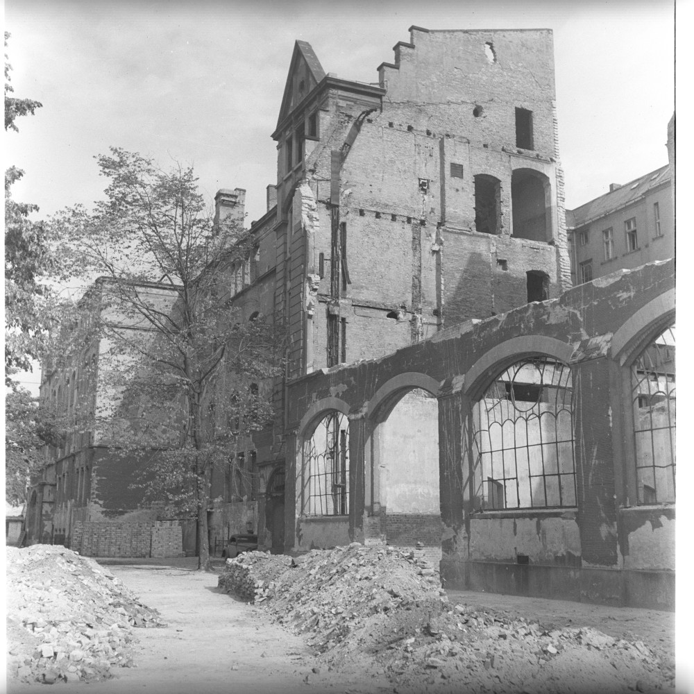 Negativ: Trümmer, Wormser Straße 11, 1950 (Museen Tempelhof-Schöneberg/Herwarth Staudt CC BY-NC-SA)
