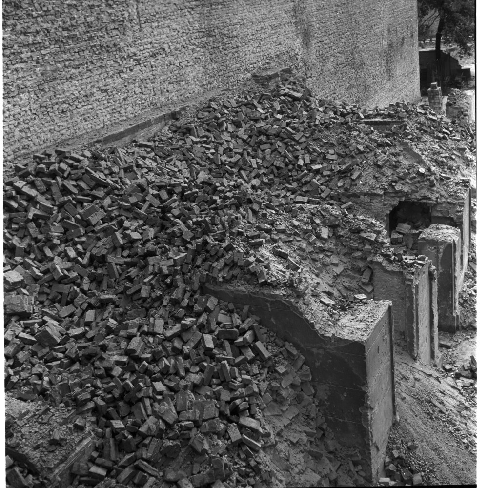 Negativ: Trümmer, Wormser Straße 9, 1953 (Museen Tempelhof-Schöneberg/Herwarth Staudt CC BY-NC-SA)