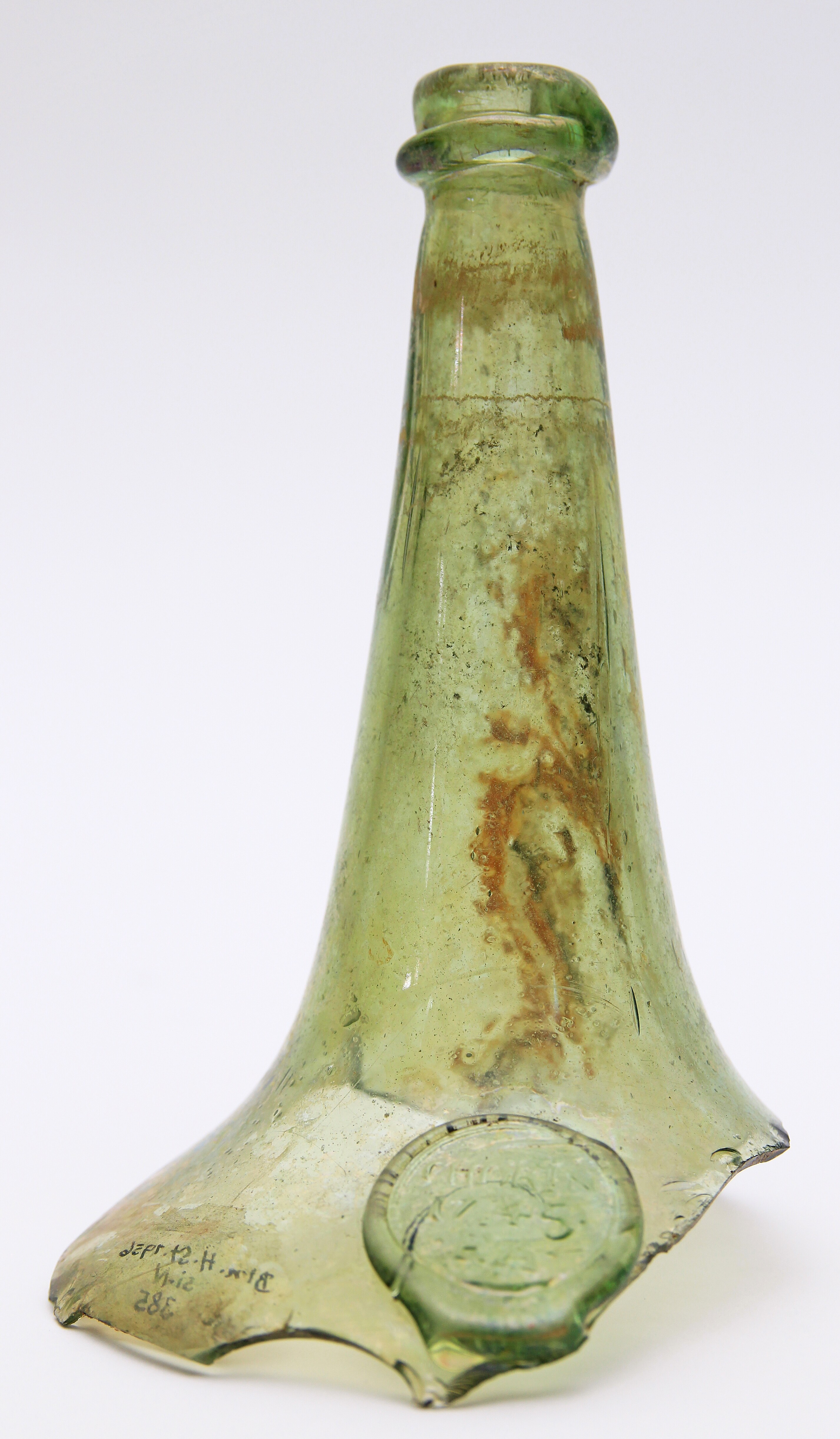 Flaschenhals mit Marke aus Chorin (Stiftung Stadtmuseum Berlin CC BY-NC-SA)