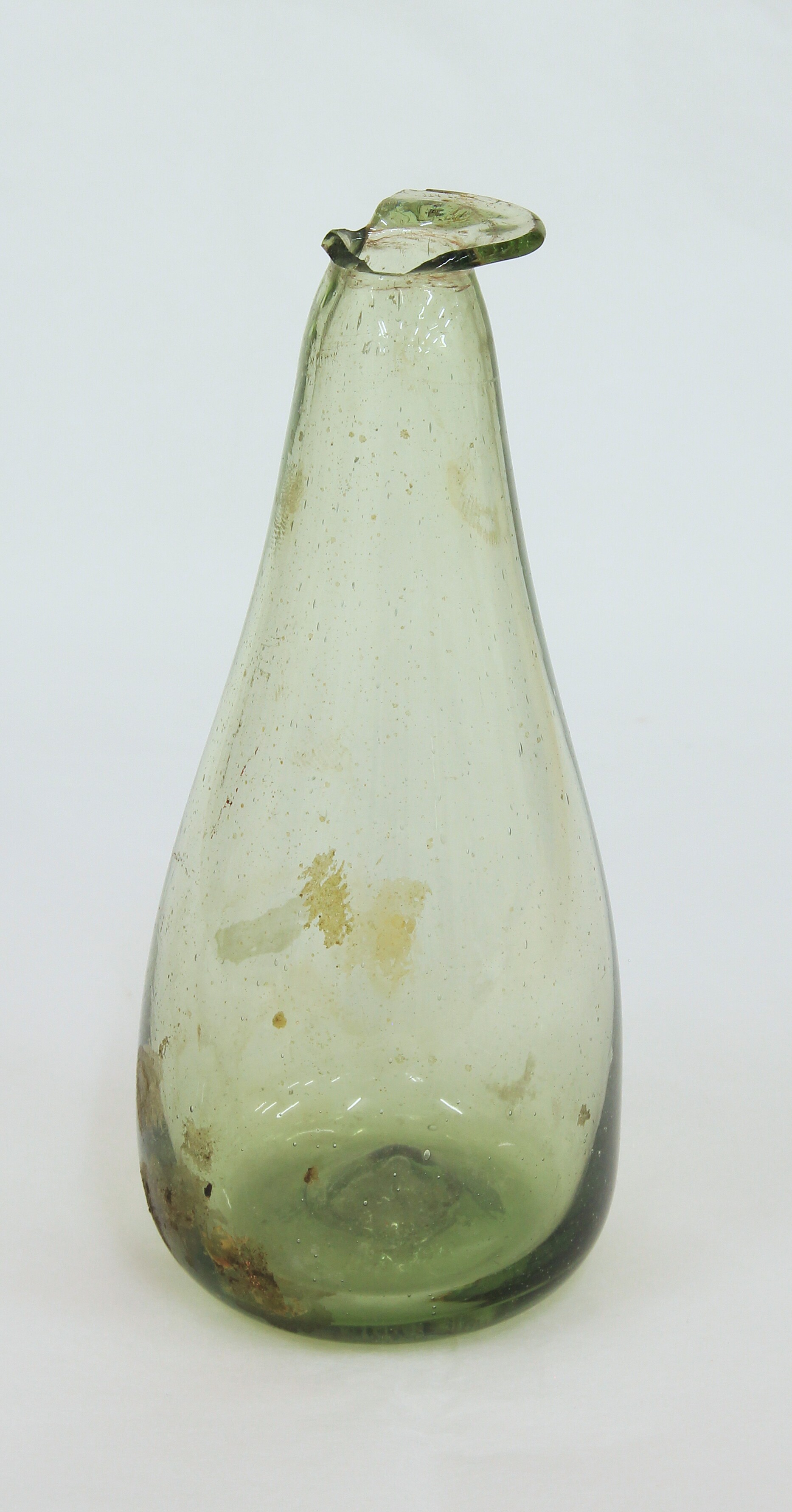Flasche aus lichtgrünem Glas (Stiftung Stadtmuseum Berlin CC BY-NC-SA)